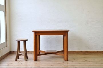 レトロ家具　古いナラ材のレトロなテーブル