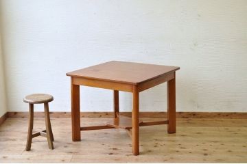 レトロ家具　古いナラ材のレトロなテーブル