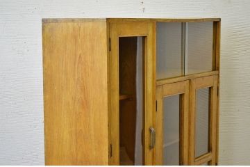 レトロ家具　レトロなデザインの変り型アンティーク本箱
