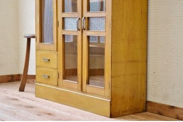 レトロ家具　レトロなデザインの変り型アンティーク本箱