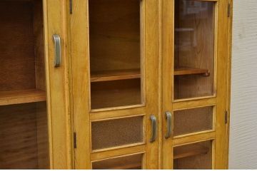 レトロ家具　レトロなデザインの変り型アンティーク本箱