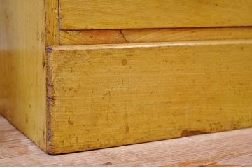 レトロ家具　レトロなデザインの変り型アンティーク本箱