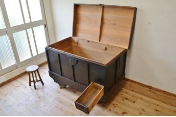 アンティーク家具　古民具　骨董　江戸時代　味の良い車長持(時代箪笥)