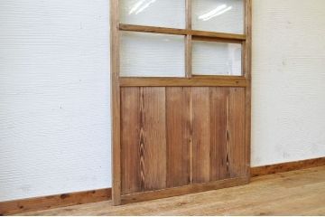 ★珍品!古い木味の小窓付き引き戸1枚2