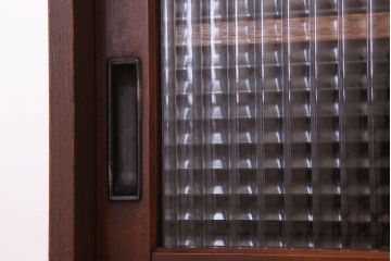 アンティーク家具　チェッカーガラス入り!古い木のアンティークガラス戸棚