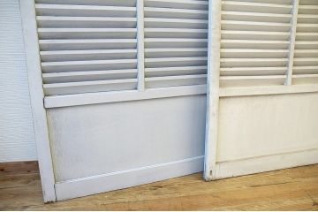 希少!古いコテージのルーバー扉2枚セット