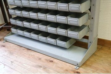 アンティーク雑貨　重厚!古い工場のアイアン部品棚