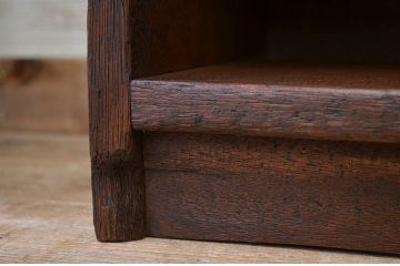 アンティーク家具　古い学校の重厚な下駄箱2　(飾り棚、マス目棚)