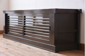 アンティーク家具　六尺　古民具・骨董　横桟ガラス引き戸の水屋箪笥ローボード(食器棚、収納棚、テレビ台、キャビネット)