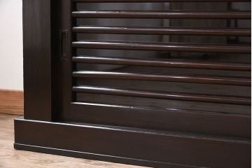 アンティーク家具　六尺　古民具・骨董　横桟ガラス引き戸の水屋箪笥ローボード(食器棚、収納棚、テレビ台、キャビネット)