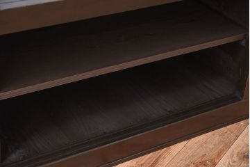 アンティーク家具　六尺　古民具・骨董　横桟ガラス引き戸の水屋箪笥ローボード(食器棚、収納棚、テレビ台、キャビネット)