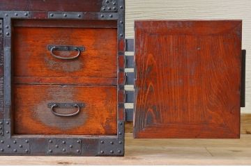 アンティーク家具　☆古民具　骨董　使い込まれた時代箪笥