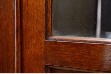 アンティーク家具　イギリスアンティーク　シンプルなワードローブ