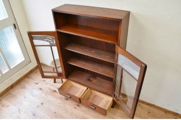 アンティーク家具　タモ材の上質な色ガラス入り本箱(ブックケース)