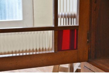 アンティーク家具　タモ材の上質な色ガラス入り本箱(ブックケース)