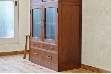 アンティーク家具　☆素敵なデザイン!二段重ねアンティーク収納棚(食器棚)