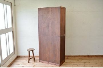 アンティーク家具　☆素敵なデザイン!二段重ねアンティーク収納棚(食器棚)