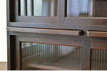 アンティーク家具　作業台付きモールガラスアンティーク食器棚