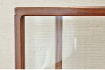 アンティーク家具　古い木の小振りなアンティークガラスケース(飾り棚)