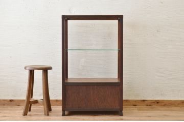 アンティーク家具　古い木の小振りなアンティークガラスケース(飾り棚)