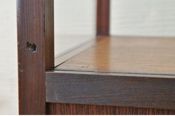 アンティーク家具　古い木の小振りなアンティークガラスケース(飾り棚)