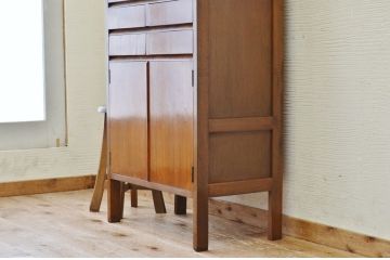 アンティーク家具　☆可愛いデザイン!メガネ屋ガラスケース