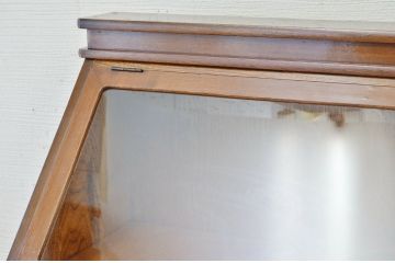 アンティーク家具　☆可愛いデザイン!メガネ屋ガラスケース