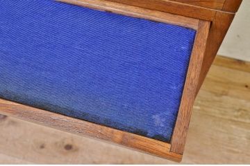 アンティーク家具　☆可愛いデザイン!メガネ屋ガラスケース