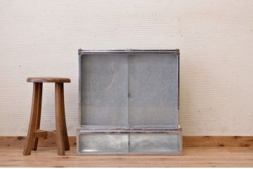 アンティーク雑貨　古い駄菓子屋のブリキL型ガラスケース2