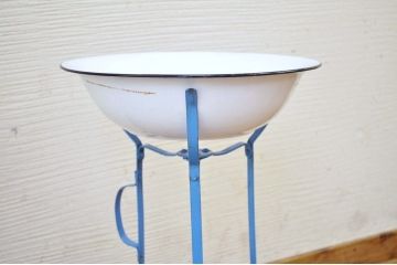 アンティーク雑貨　珍品!古いアイアンの折り畳み式洗面台