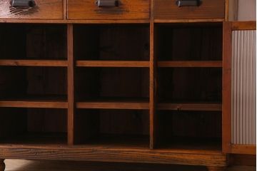 アンティーク家具　和製アンティーク　リメイク品　モールガラス入りデスクサイドキャビネット(サイドボード)