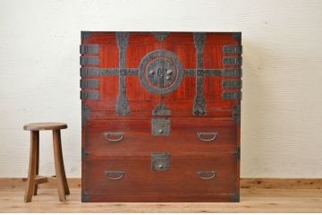 アンティーク家具　☆明治時代　漆の綺麗な観音開き時代箪笥