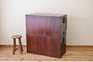 アンティーク家具　☆明治時代　漆の綺麗な観音開き時代箪笥