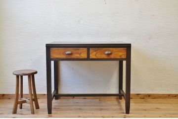 アンティーク家具　素敵なデザイン!アンティーク平机(テーブル)