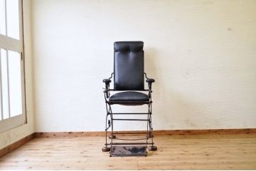 アンティーク雑貨　希少!明治時代の蒔絵入りバーバーチェア(床屋椅子)