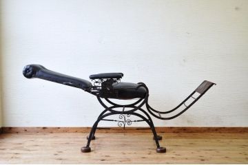 アンティーク雑貨　希少!明治時代の蒔絵入りバーバーチェア(床屋椅子)