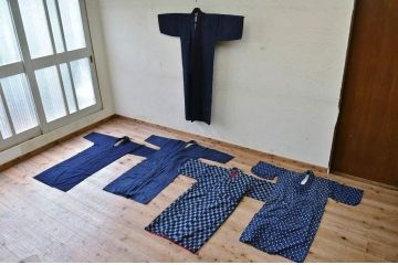 ○古い木綿着物5枚セット3　絣古布材料