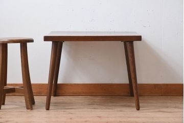 アンティーク家具　シンプルデザイン　天板欅材一枚板!おしゃれなサイドテーブル(カフェテーブル)