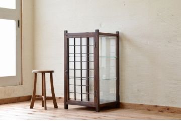 アンティーク家具　魅せる収納にぴったりなアンティークガラスケース (ショーケース、飾り棚)