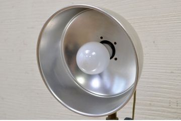 古い病院のアンティークスタンドライト