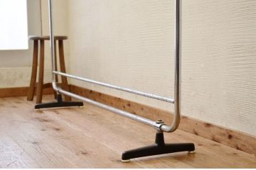 アイアンの質感が魅力的なアイアンパーテーション