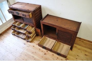 アンティーク家具　前面玉杢　極厚金具の三方欅美濃帳場箪笥
