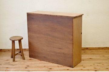 アンティーク家具　ナチュラルでシャビーな収納棚