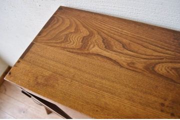 レトロ家具　レトロなデザインのアンティーク本箱(ブックケース)