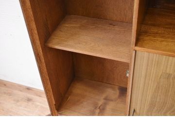 レトロ家具　レトロなデザインのアンティーク本箱(ブックケース)