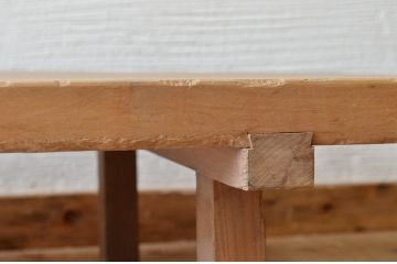 アンティーク家具　アンティーク　DIYにもぴったり!古い木味の大きな脚付き裁ち板