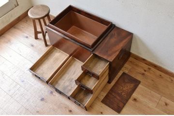 特大!古い欅材の重厚な玉杢長火鉢