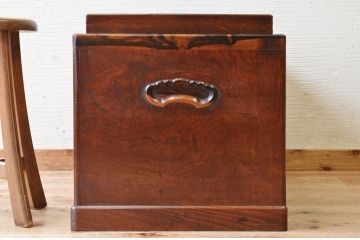 特大!古い欅材の重厚な玉杢長火鉢