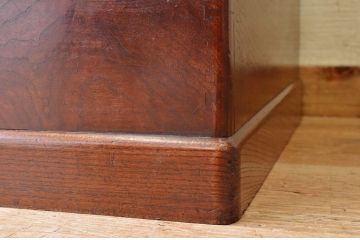 特大!古い欅材の重厚な玉杢長火鉢