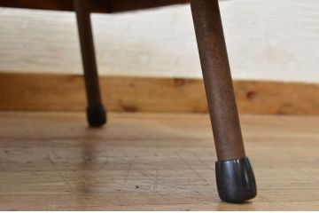 アンティーク家具　丸型鉄脚テーブル2